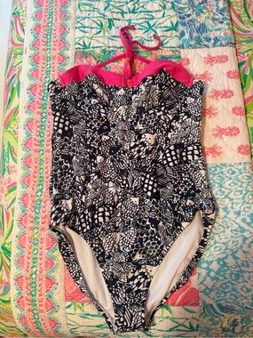 NWOT Lilly Pulitzer for Target Black & White One-Piece Swimsuit w/ Hot Pink Trim